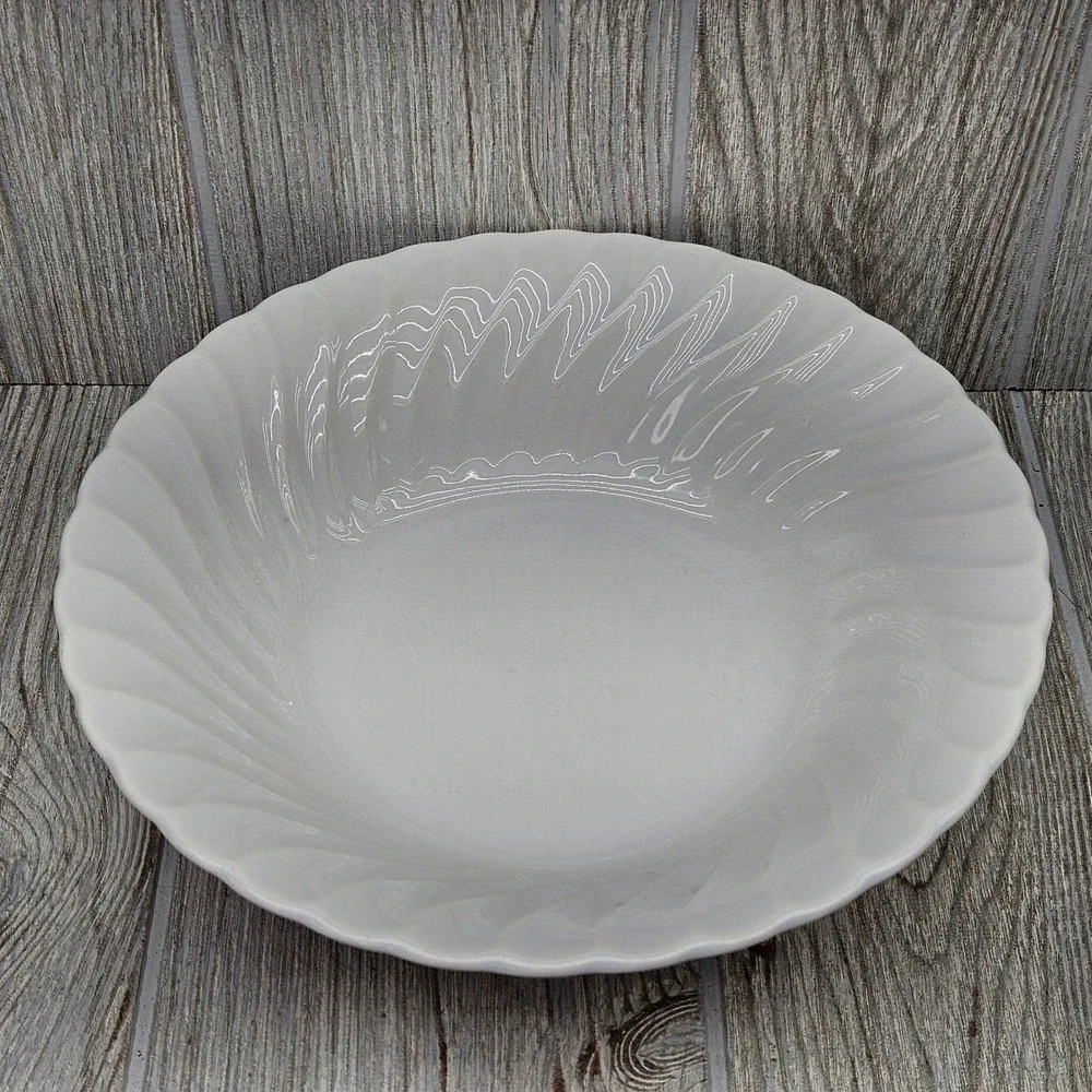 Sheffield Bone White USA Swirl Rim 9 Inch Ceramic Serving Bowl Glossy White